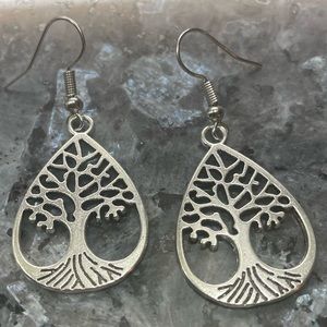 2/$29 or 3/$39 NWOT Silvertone teardrop Tree of Life earrings